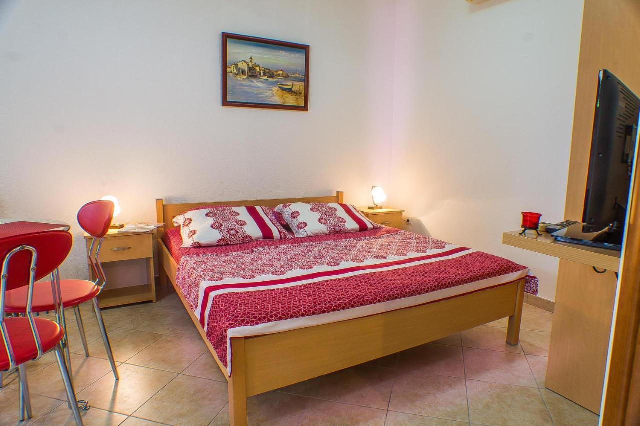 Dmm Apartments ティヴァト エクステリア 写真